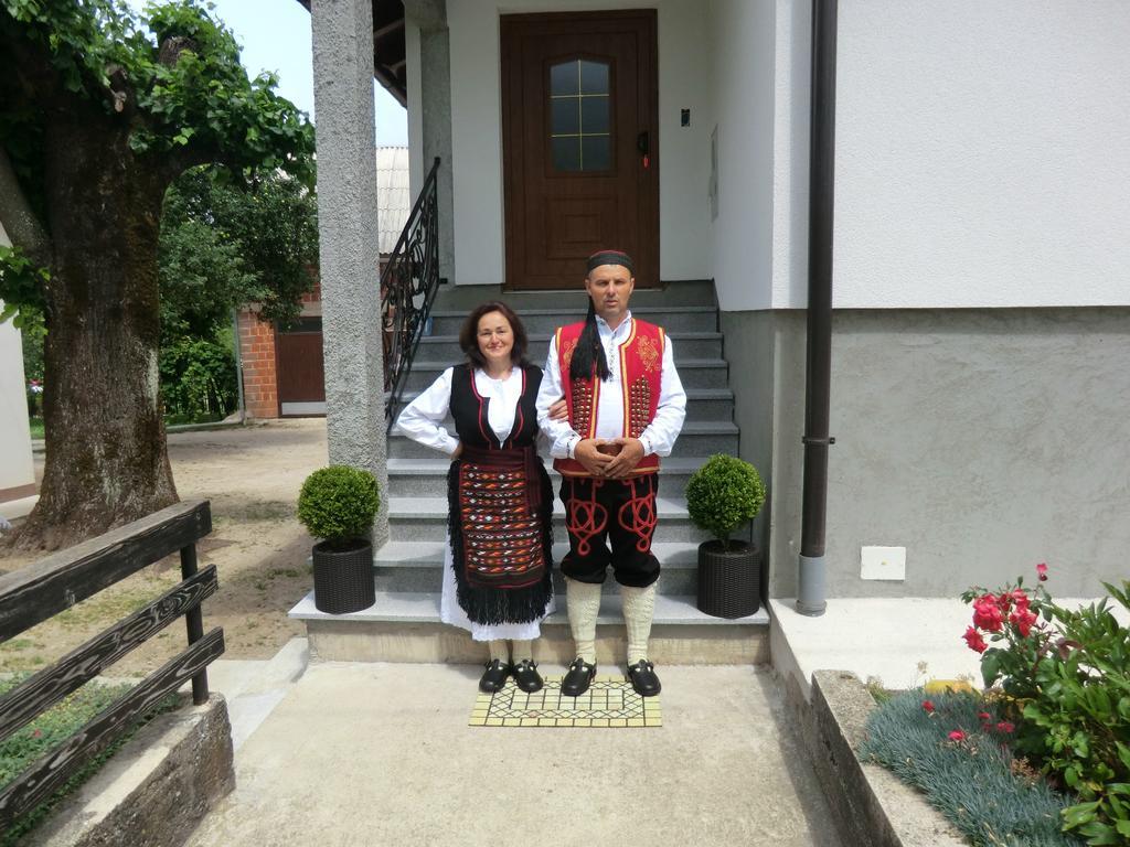 Ethno House Izvor Hotell Vrelo Koreničko Exteriör bild