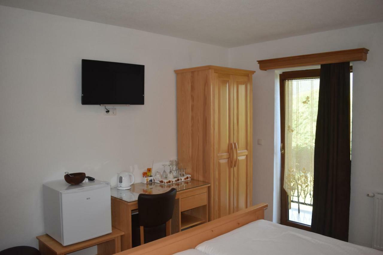 Ethno House Izvor Hotell Vrelo Koreničko Exteriör bild