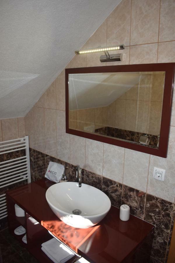 Ethno House Izvor Hotell Vrelo Koreničko Exteriör bild